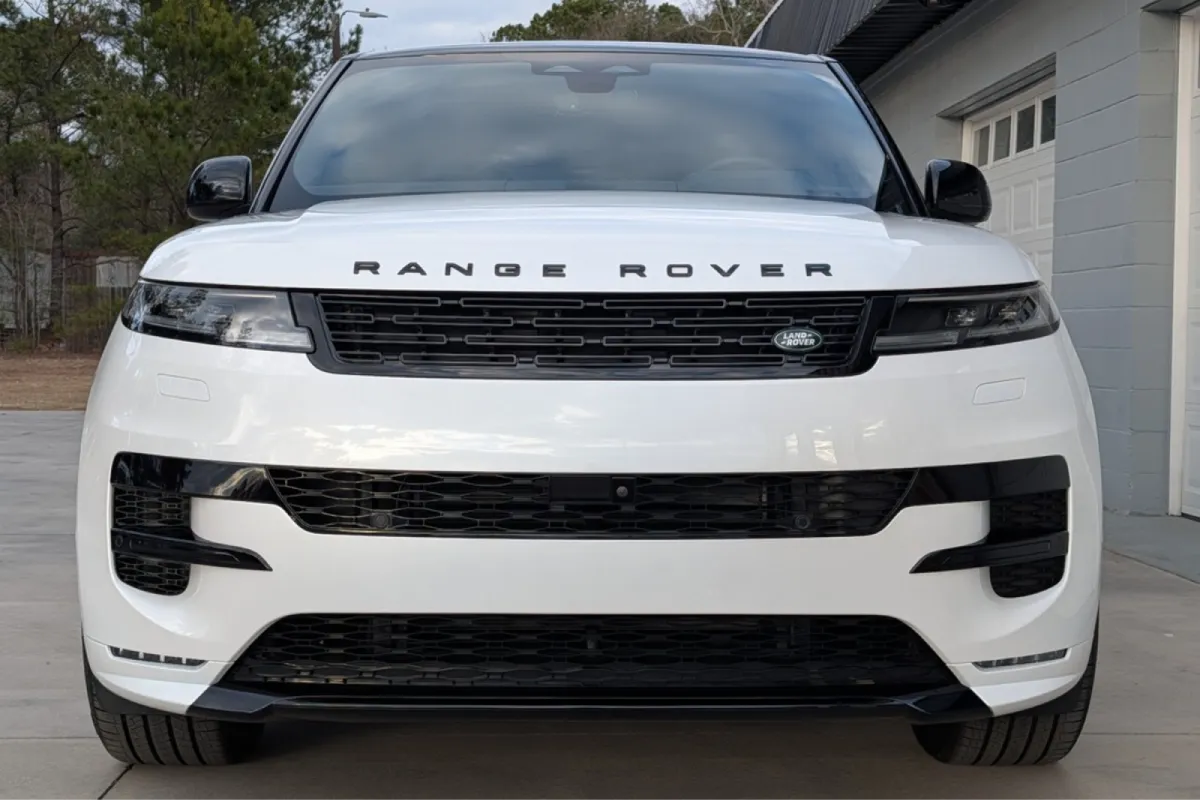 Front view of a white Range Rover with paint protection film.